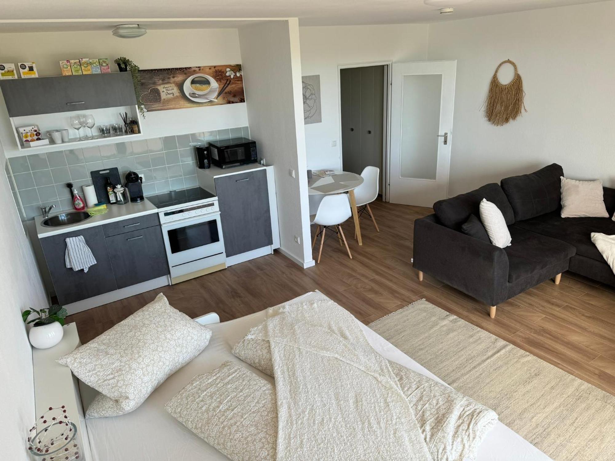 1 Zimmer Wohnung Mit Balkon Und Kueche バイロイト エクステリア 写真